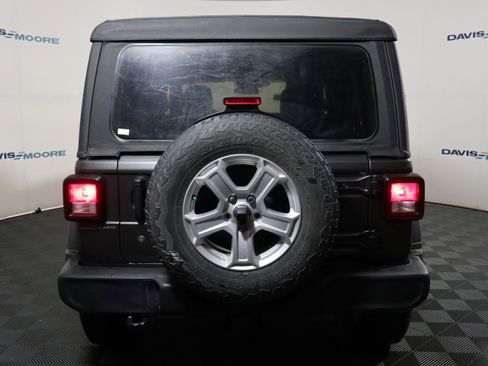 Used 2018 Jeep Wrangler Unlimited Sport S AWD/4WD image 7