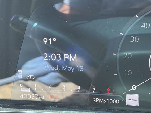 Used 2023 Cadillac Escalade Sport Platinum w/ LPO, ONYX Package AWD/4WD image 32