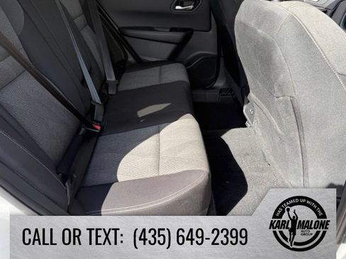 Used 2025 Nissan Rogue SV FWD image 34