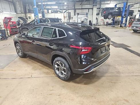 New 2026 Chevrolet Trax LT w/ Driver Confidence Package FWD image 4