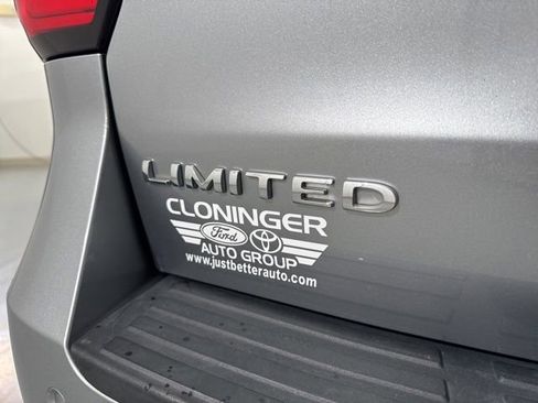 Used 2024 Ford Expedition Limited image 9