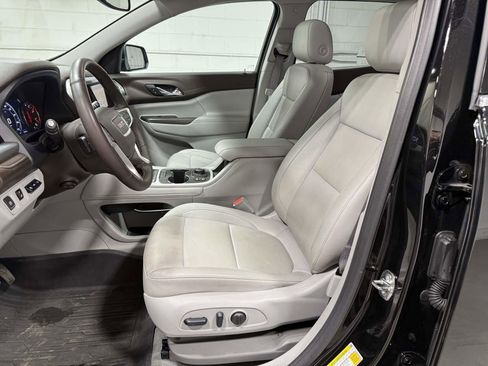 Used 2023 GMC Acadia SLT w/ Technology Package image 16