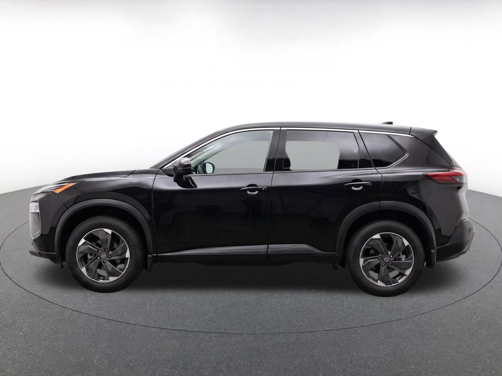 Used 2025 Nissan Rogue SV FWD image 4