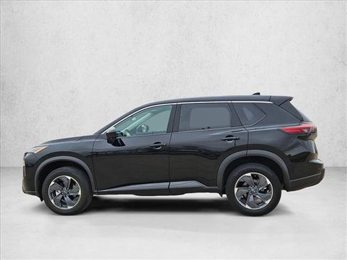 Used 2025 Nissan Rogue SV image 9