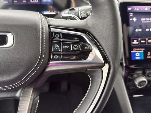 Used 2022 Jeep Grand Cherokee Overland w/ Advanced Protech Group III image 38