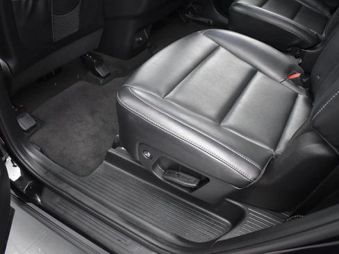 Certified 2025 Kia Telluride S image 25