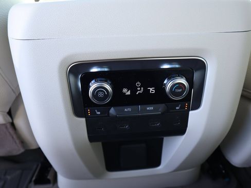 New 2026 GMC Yukon Denali w/ Denali Reserve Package AWD/4WD image 26