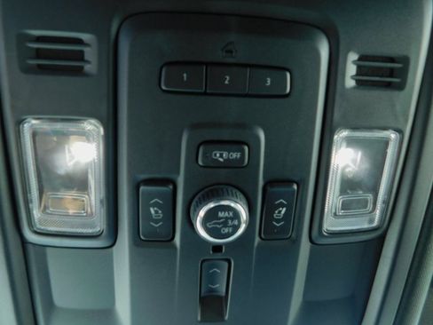 Used 2023 GMC Yukon XL Denali image 35