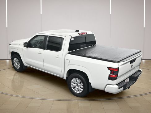 Used 2023 Nissan Frontier SV w/ SV Convenience Package RWD image 35