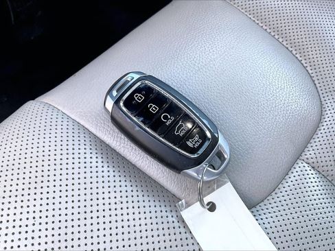 Used 2020 Hyundai Palisade SEL w/ Premium Package FWD image 11