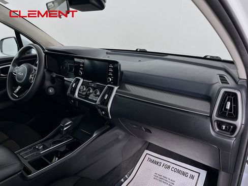 Used 2022 Kia Sorento LX FWD image 36