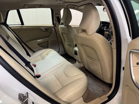 Used 2015 Volvo V60 T5 Premier Plus image 24