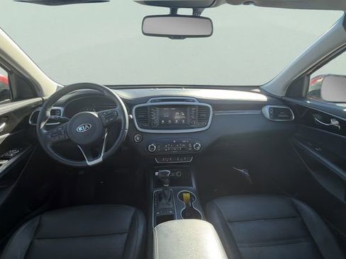 Used 2017 Kia Sorento LX w/ LX Convenience Package image 31