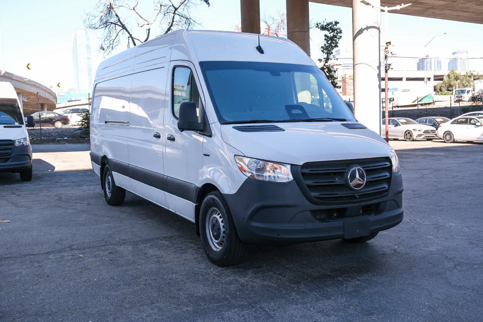 New 2025 Mercedes-Benz eSprinter 170 Cargo image 3