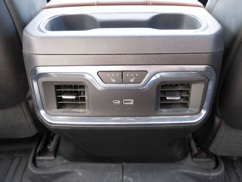 Used 2024 GMC Sierra 3500 Denali Ultimate AWD/4WD image 17