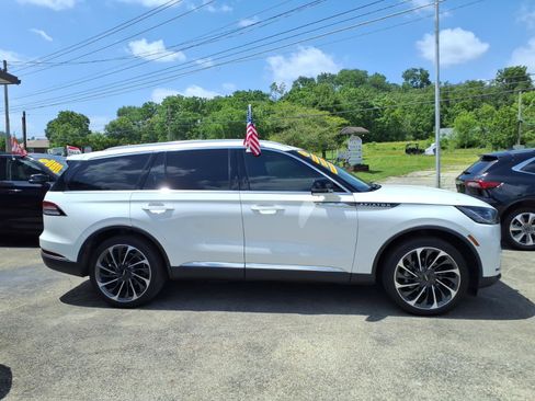 Used 2025 Lincoln Aviator Reserve w/ Equipment Group 201A AWD/4WD image 2