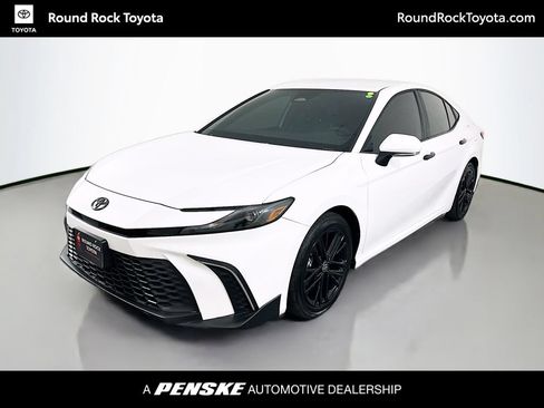Used 2025 Toyota Camry SE w/ Convenience Package FWD image 1
