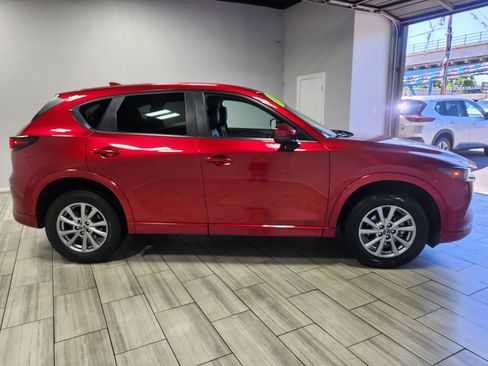 Used 2024 MAZDA CX-5 AWD 2.5 S w/ Select Package image 6