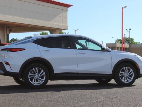Used 2025 Buick Envista Preferred FWD image 3