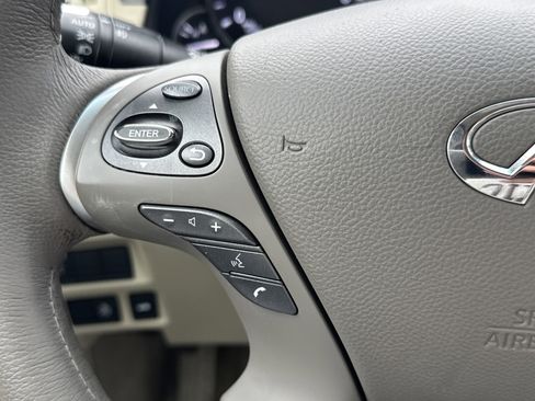 Used 2019 INFINITI Q70 L 3.7 image 16