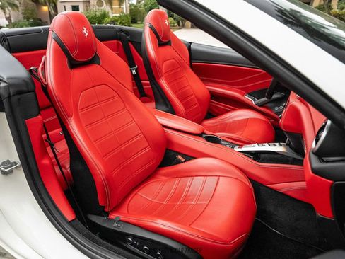 Used 2016 Ferrari California T image 46