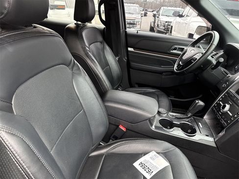 Used 2019 Ford Explorer Limited w/ Class III Trailer Tow Package image 10