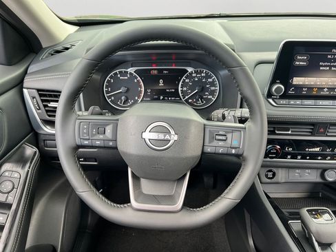 Used 2026 Nissan Rogue SV image 18