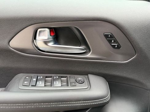 New 2026 Chrysler Pacifica Select AWD/4WD image 20