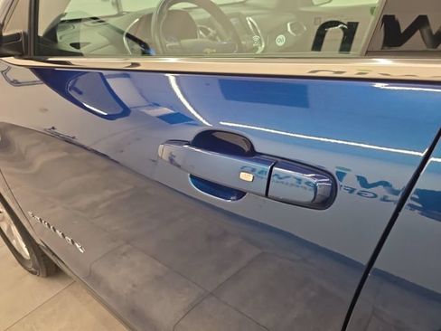 Used 2019 Chevrolet Equinox LT AWD/4WD image 18