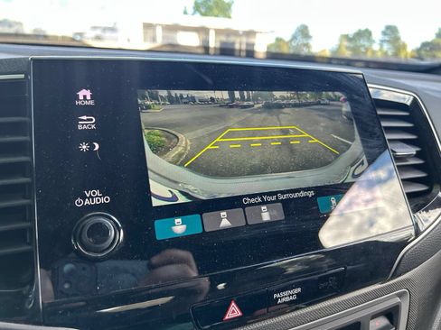 Used 2023 Honda Passport TrailSport image 9