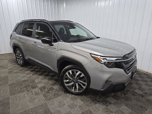 Used 2025 Subaru Forester Touring image 7