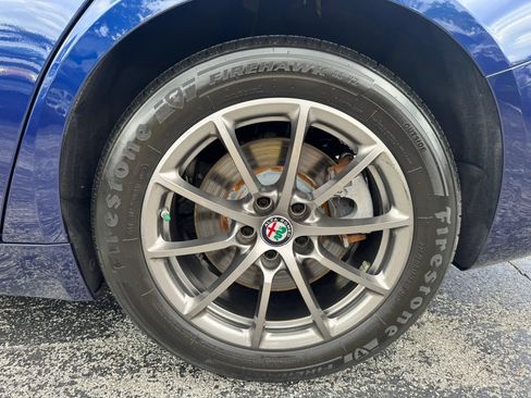 Used 2018 Alfa Romeo Giulia AWD image 15