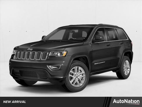 Used 2018 Jeep Grand Cherokee Laredo image 1