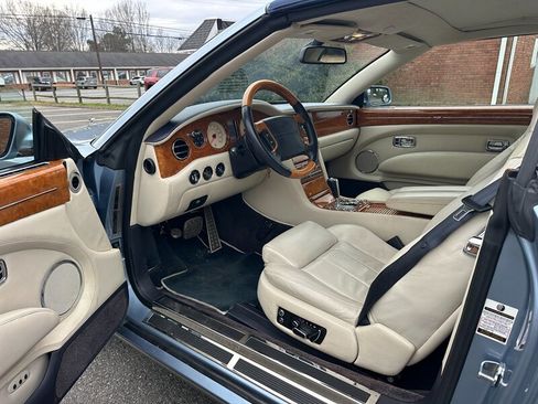 Used 2007 Bentley Azure image 11