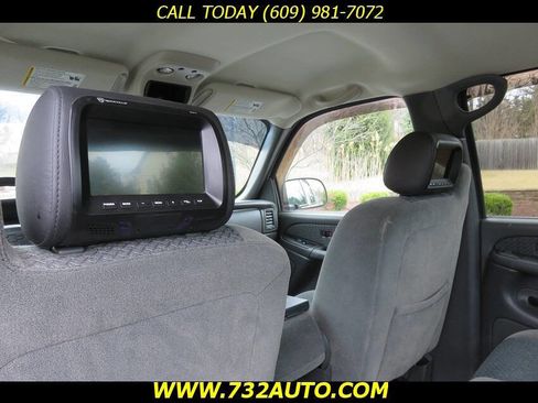 Used 2004 Chevrolet Avalanche 4x4 image 15