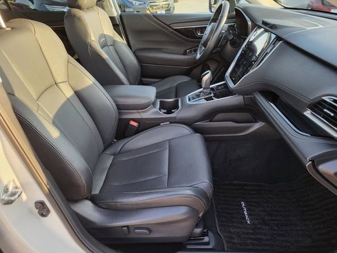 Used 2023 Subaru Outback Limited image 9