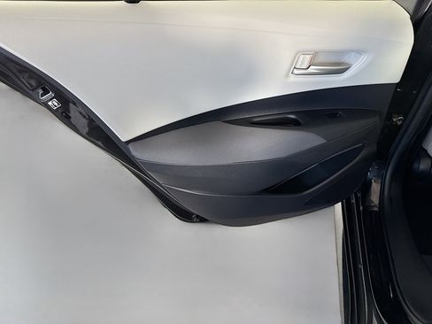 Used 2020 Toyota Corolla LE image 25