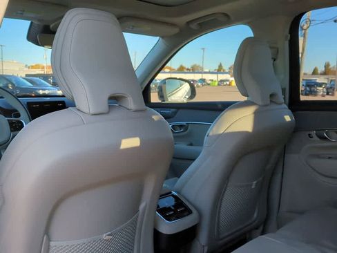 New 2026 Volvo XC90 B6 Ultra w/ Protection Package Premier AWD/4WD image 16