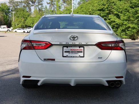 Used 2019 Toyota Camry SE FWD image 4
