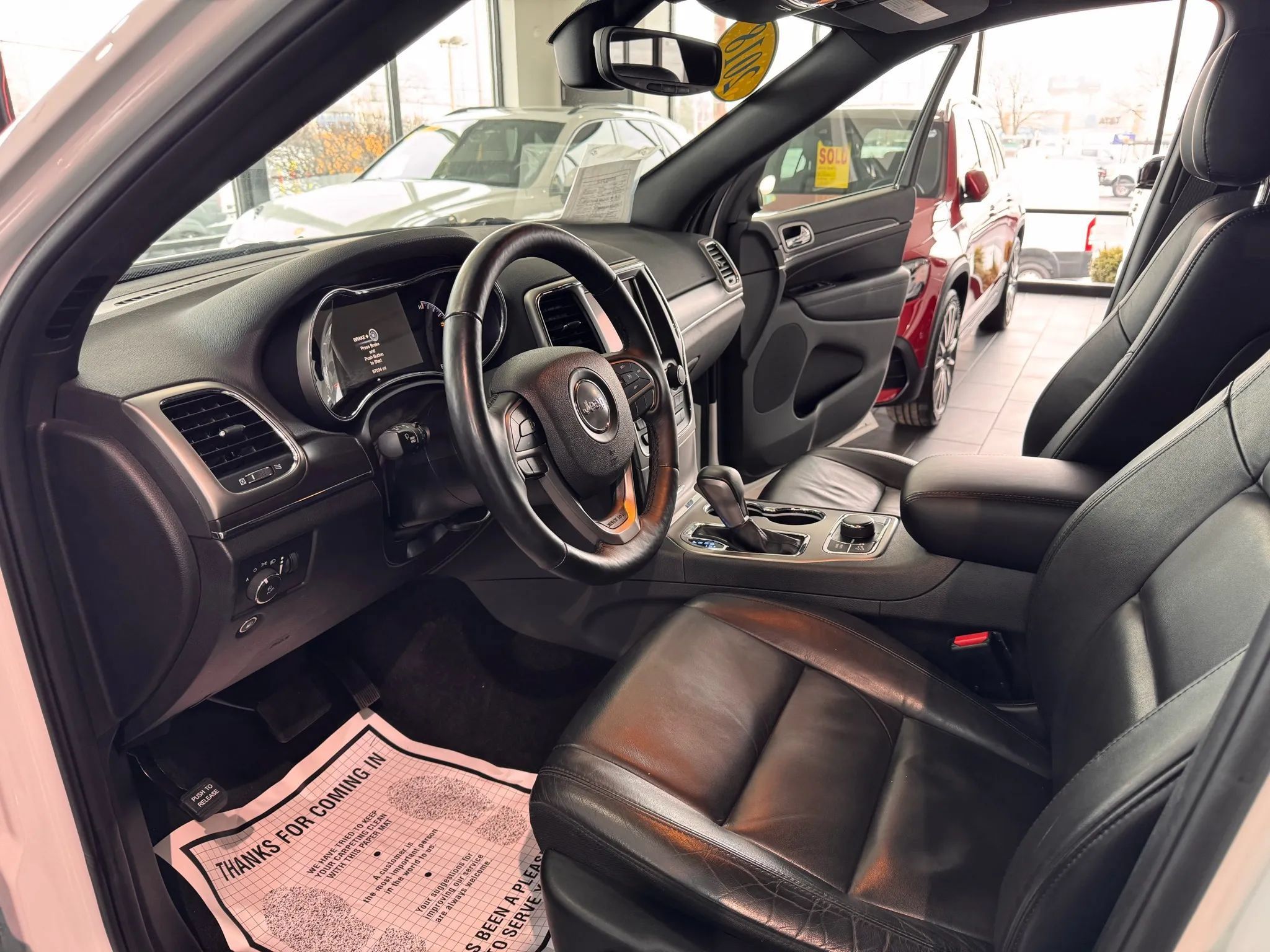 Used 2018 Jeep Grand Cherokee Limited AWD/4WD image 9