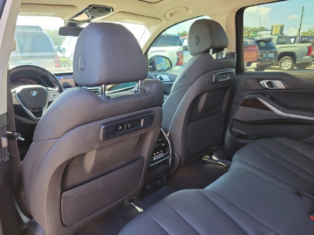 Used 2020 BMW X7 xDrive40i w/ Cold Weather Package AWD/4WD image 13