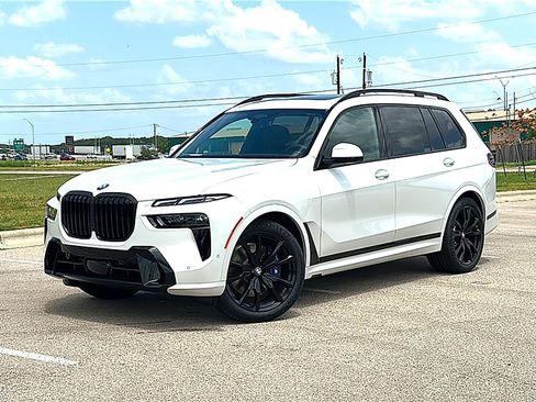 New 2027 BMW X7 xDrive40i w/ M Sport Package AWD/4WD image 2