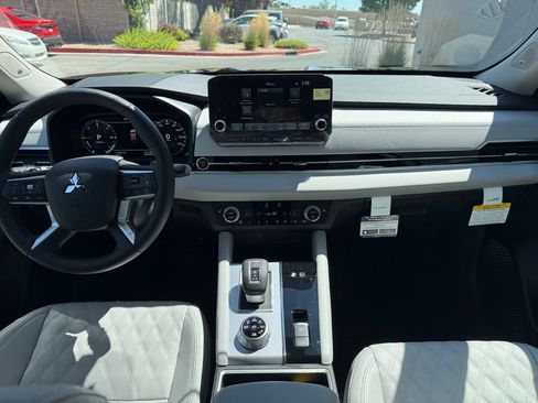 New 2025 Mitsubishi Outlander SEL AWD/4WD image 13