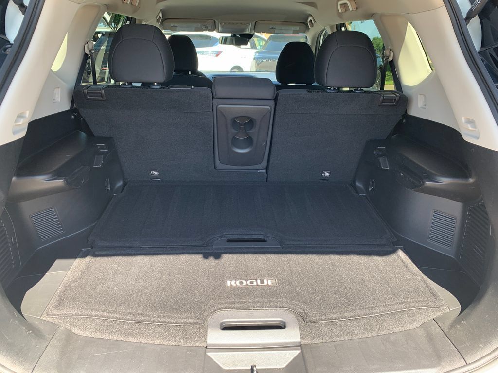 Used 2019 Nissan Rogue S w/ Special Edition Package FWD image 10