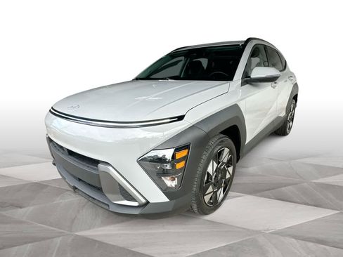 Used 2024 Hyundai Kona SEL FWD image 4