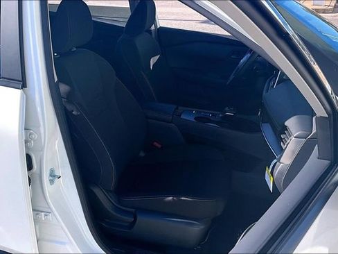 Certified 2025 Nissan Rogue S image 27