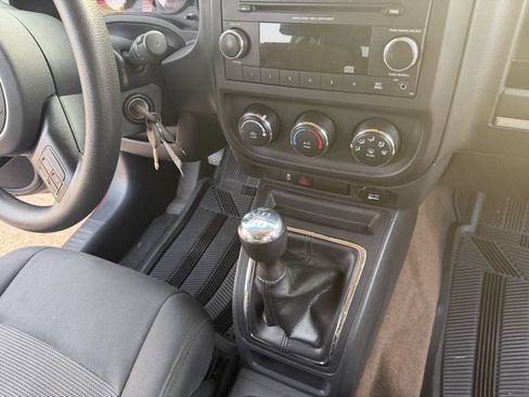 Used 2014 Jeep Patriot Sport FWD image 11