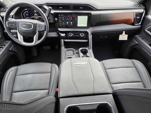 Used 2025 GMC Sierra 3500 Denali w/ Denali Reserve Package AWD/4WD image 18