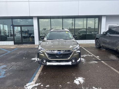 Used 2023 Subaru Outback Limited image 3