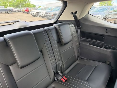 Used 2023 Volkswagen Atlas SEL R-Line AWD/4WD image 11
